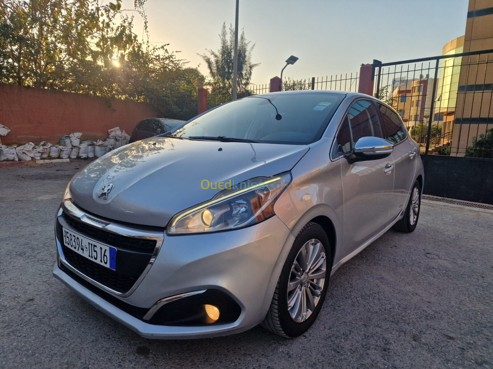 Peugeot 208 2015 Allure Facelift