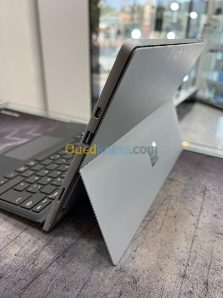 Microsoft surface pro 5 7200u 8GB 128GB