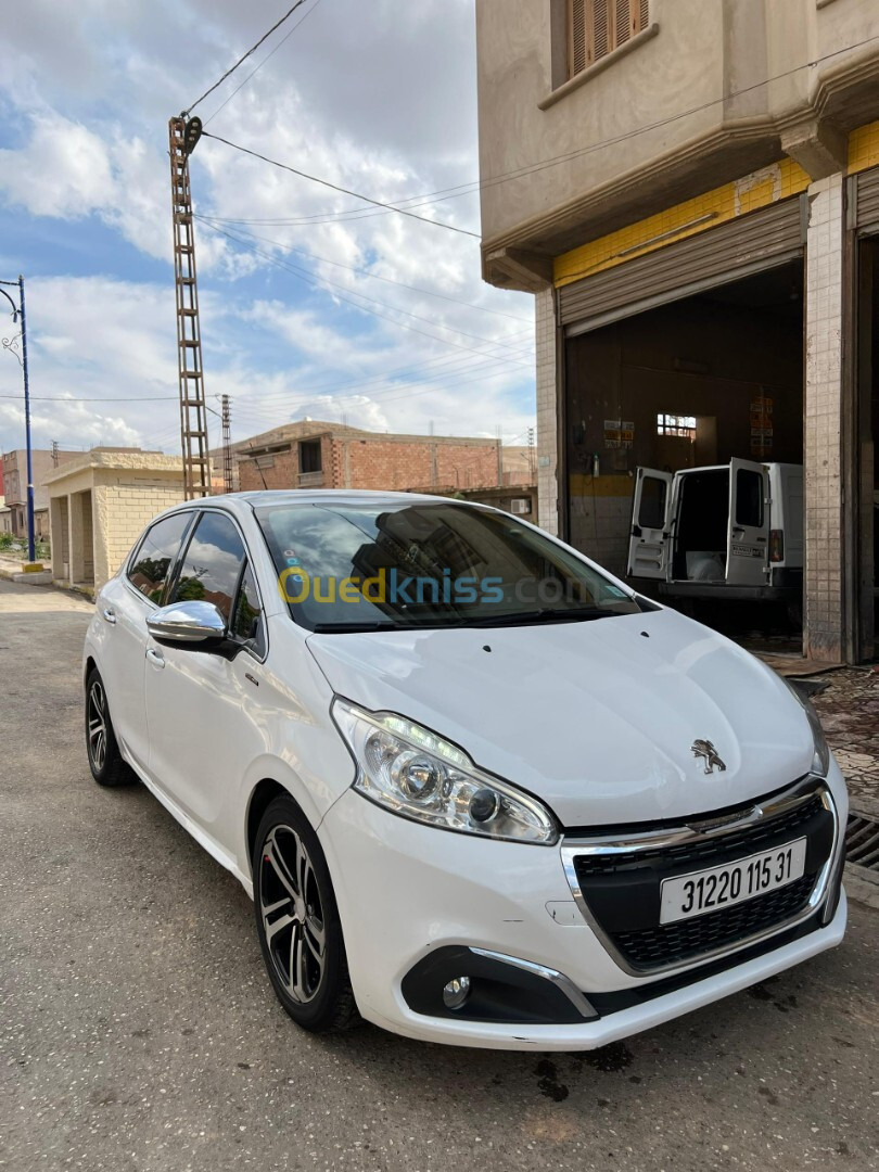 Peugeot 208 2015 Allure