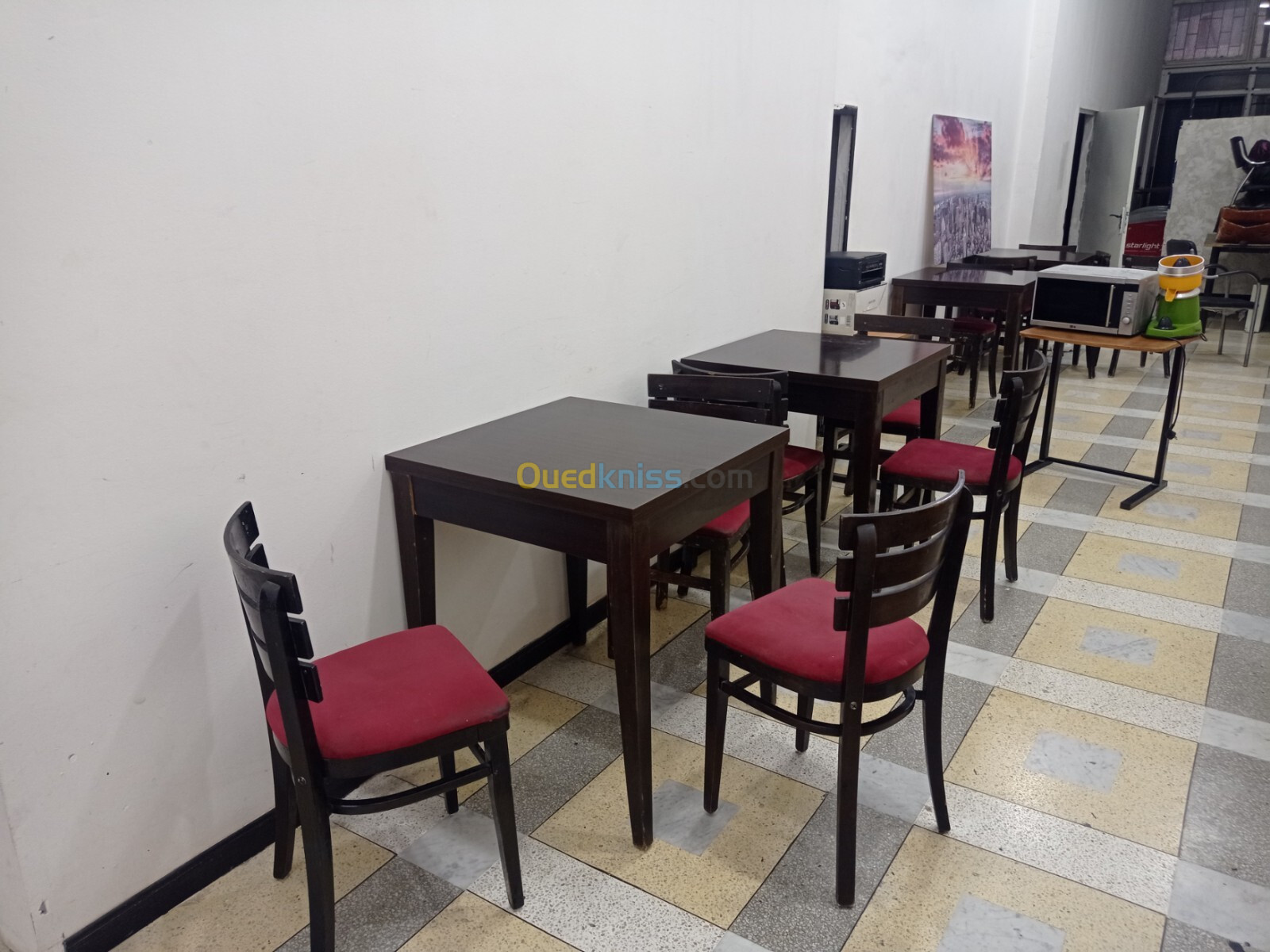 Table avec 03 chaises