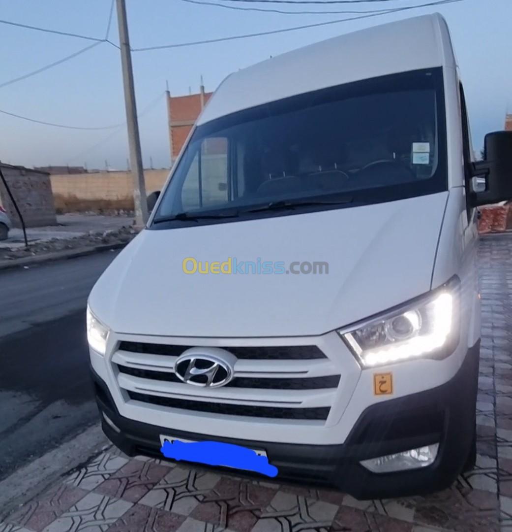 Hyundai H350 