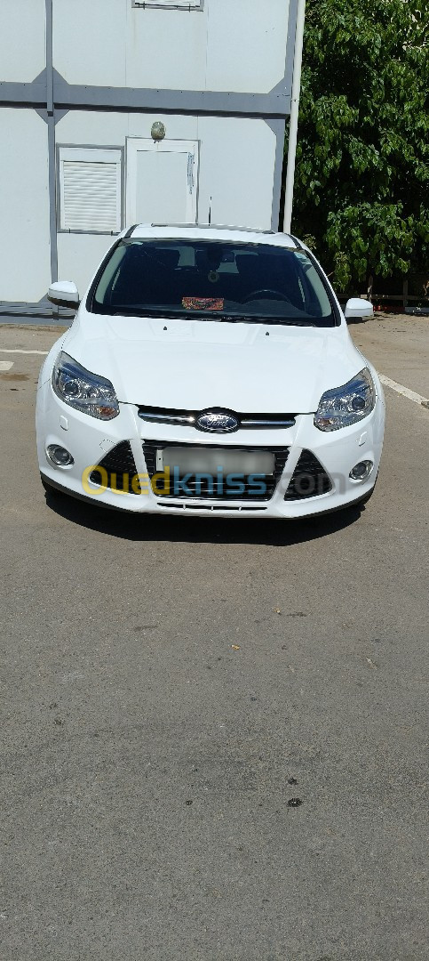 Ford Focus 5 portes 2012 Titanium