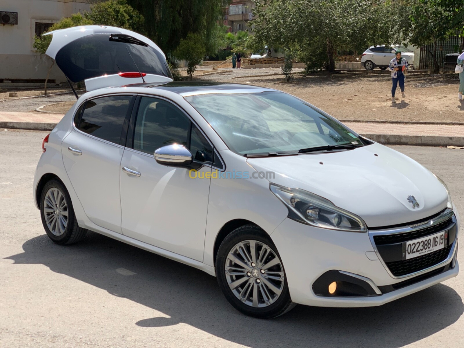 Peugeot 208 2016 Allure Facelift