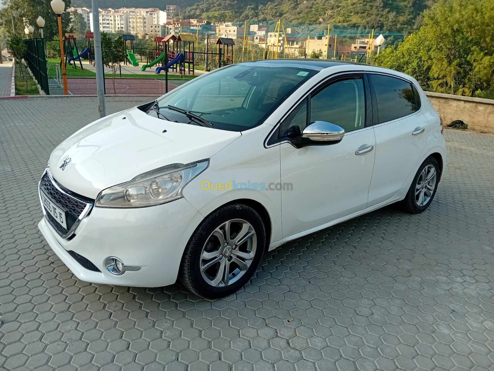 Peugeot 208 2015 Allure