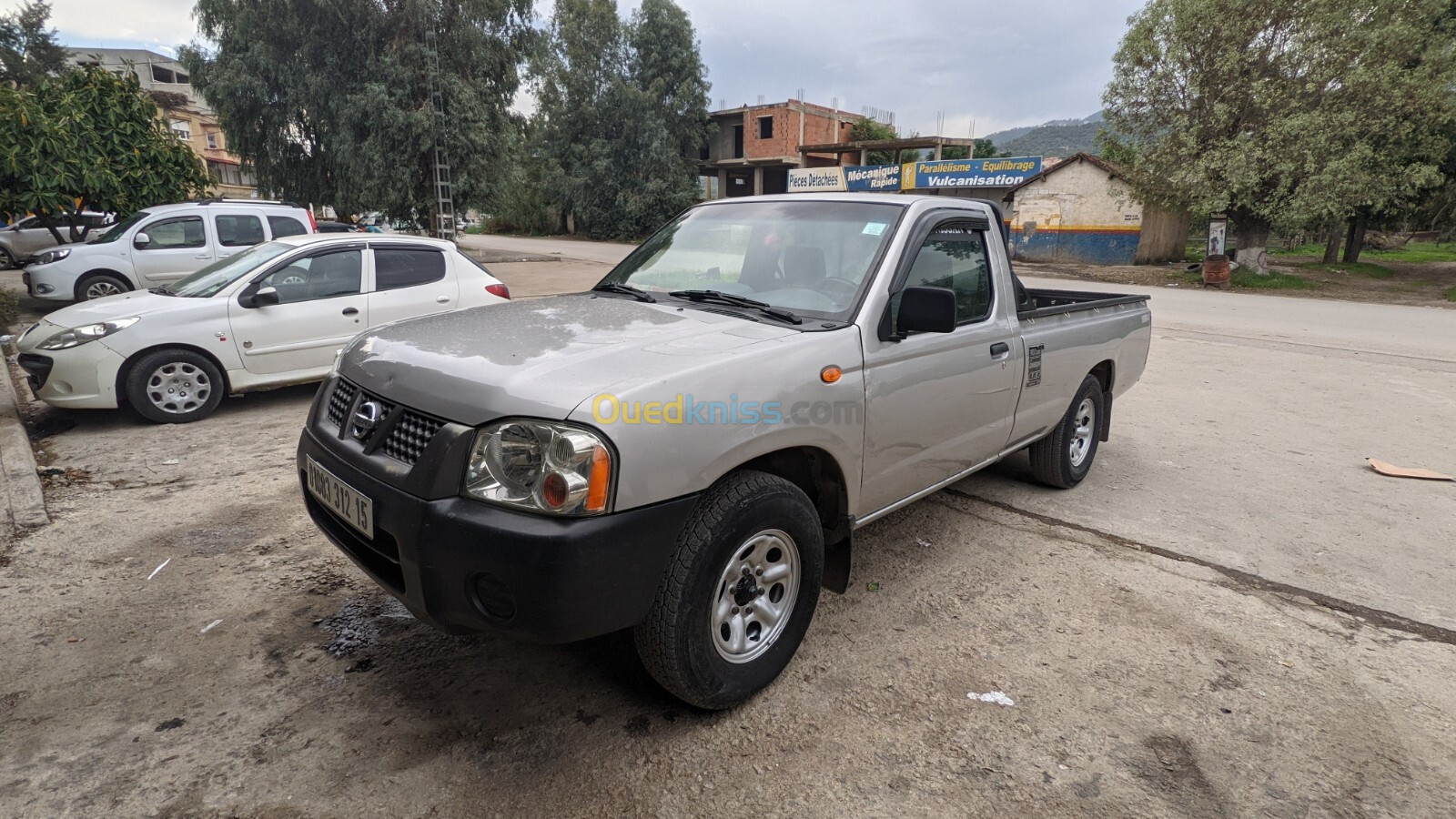 Nissan Pickup 2012 Pickup