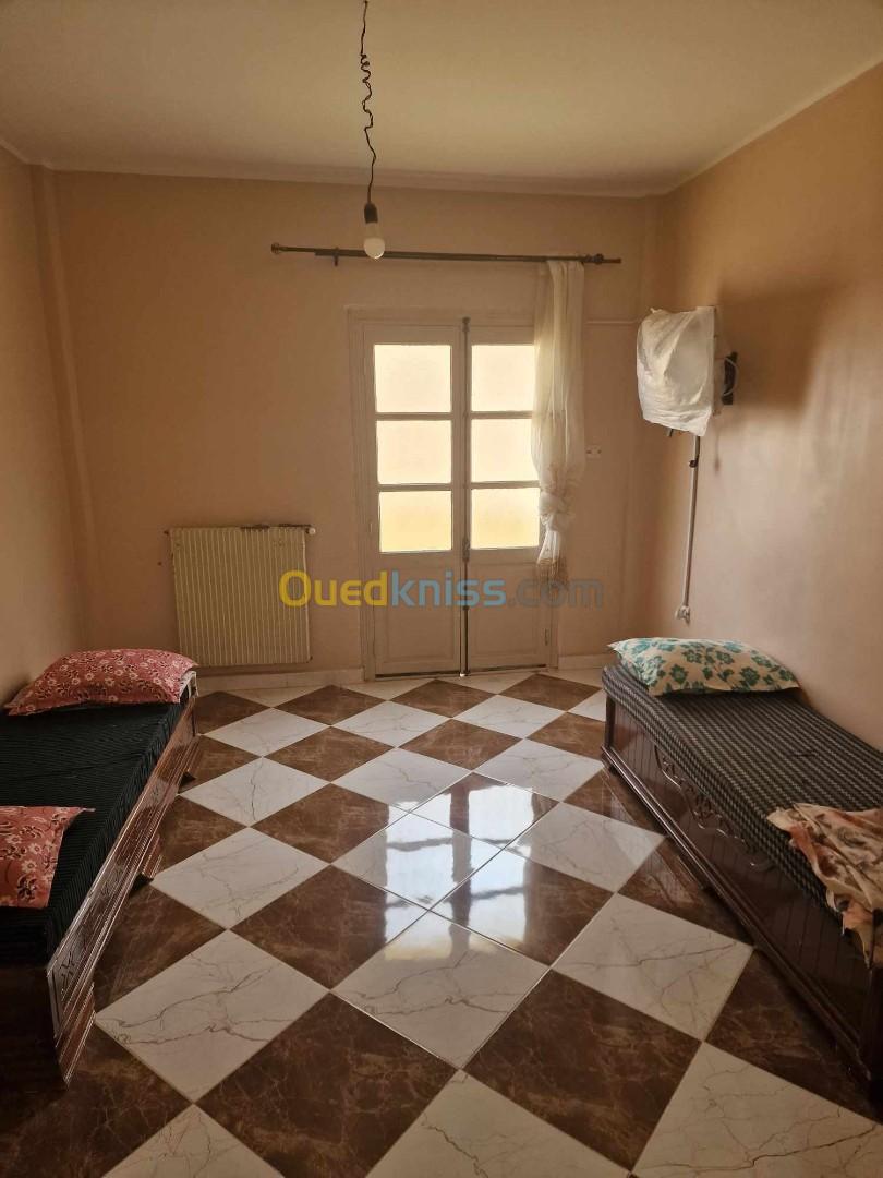 Location vacances Appartement F3 Chlef Tenes