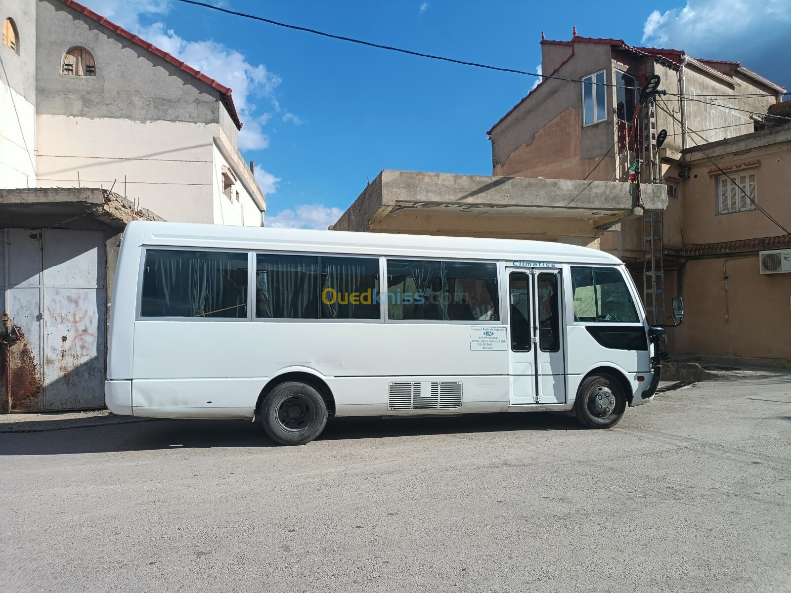 Mitsubishi Mini bus 2014