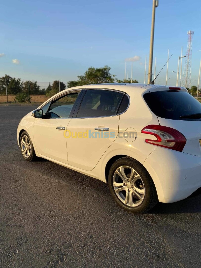 Peugeot 208 2013 Allure