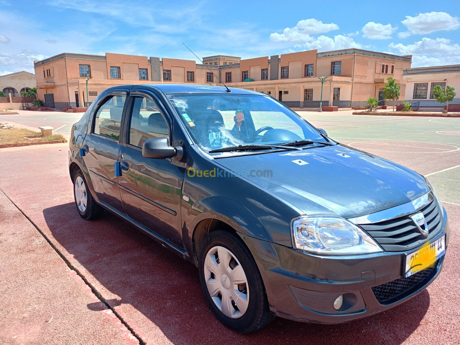 Dacia Logan 2011 