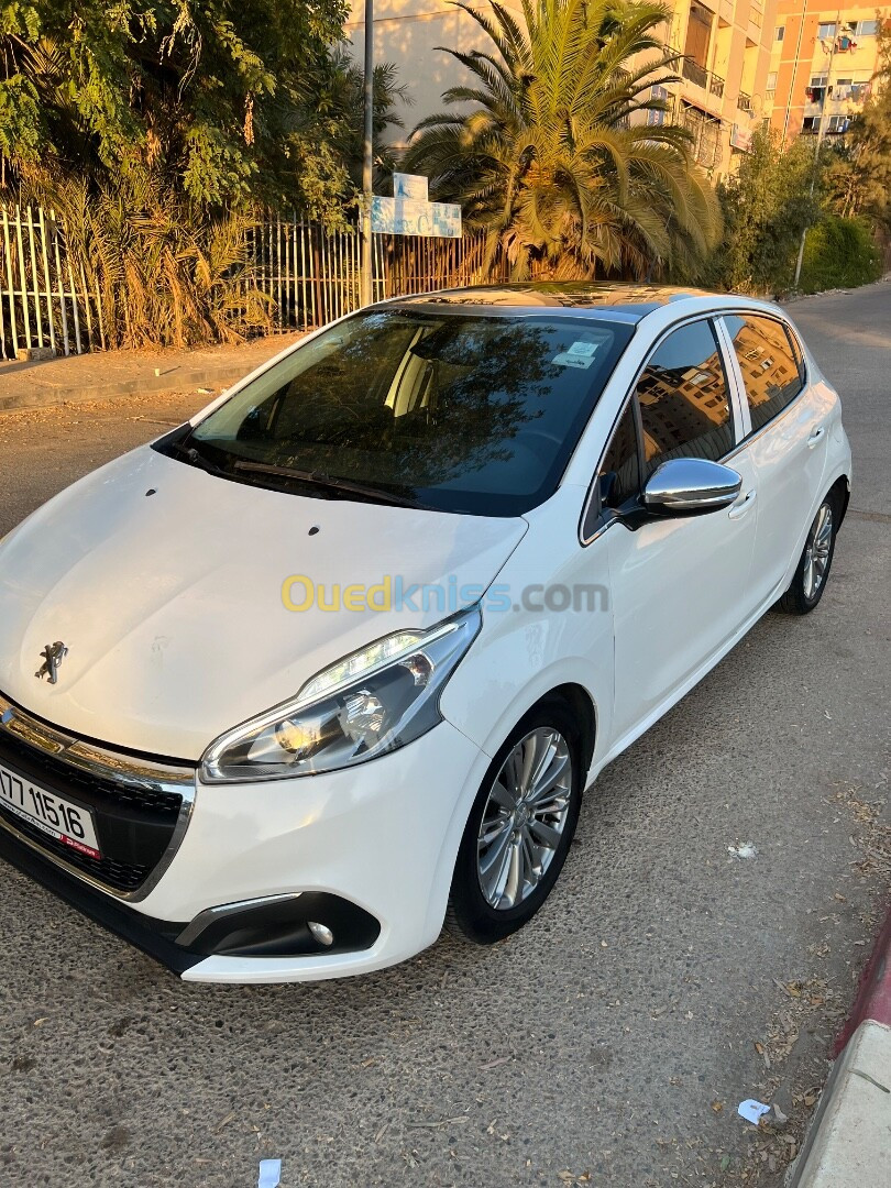 Peugeot 208 2015 Allure Facelift