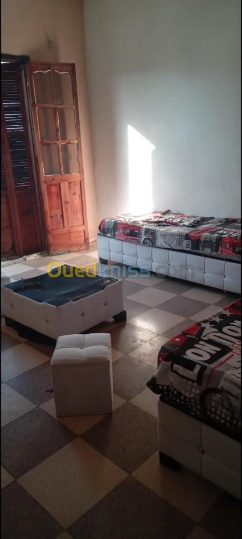 Location vacances Niveau De Villa F5 Skikda Collo