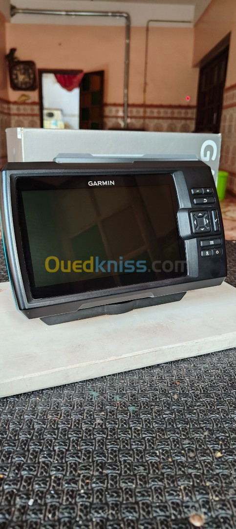 Sondeyr Garmin striker Vivid 7cv 500w chirp