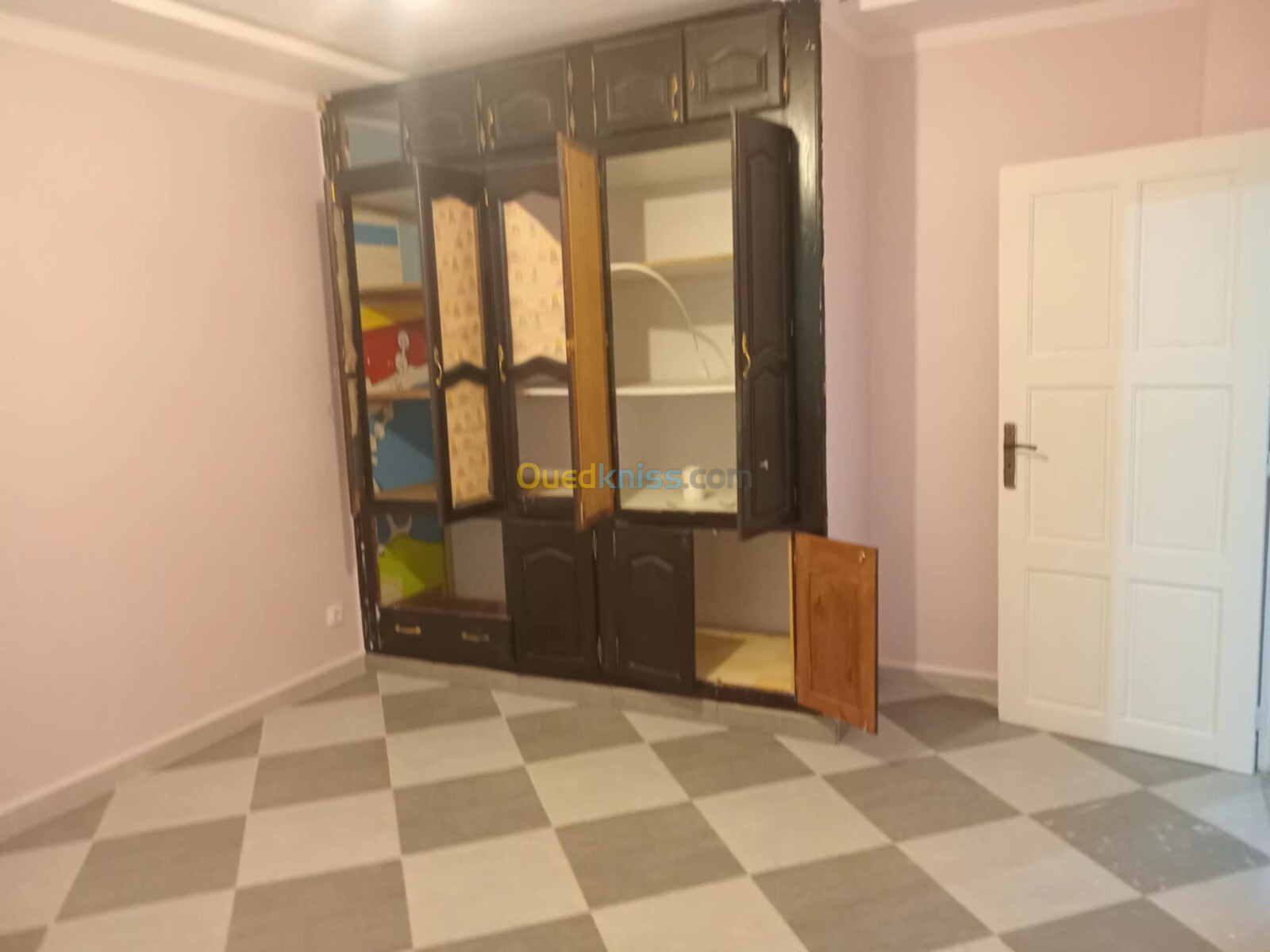 Location Appartement F4 Alger Dely brahim