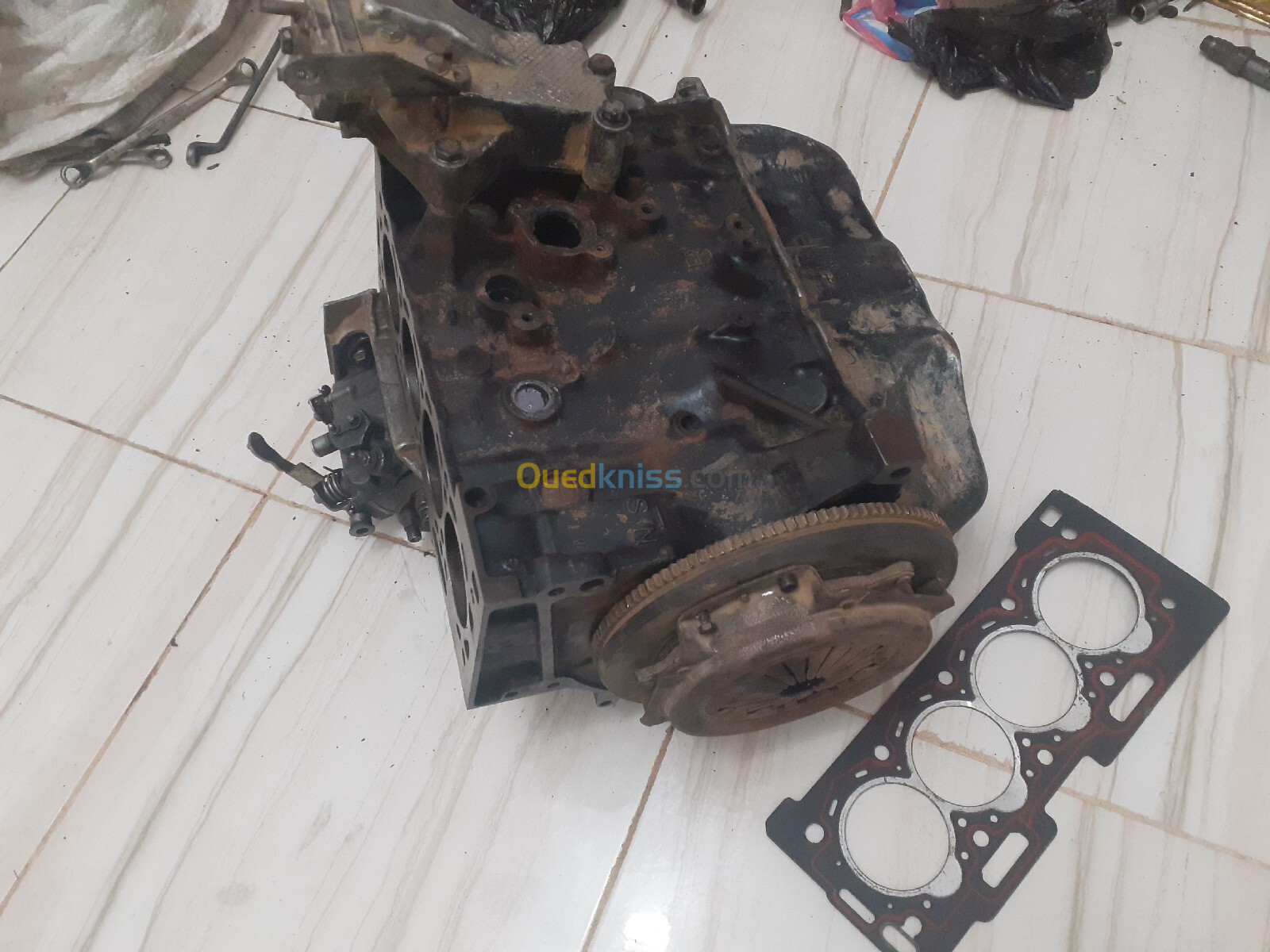 Moteur Peugeot 1.5 d saxo 1o6