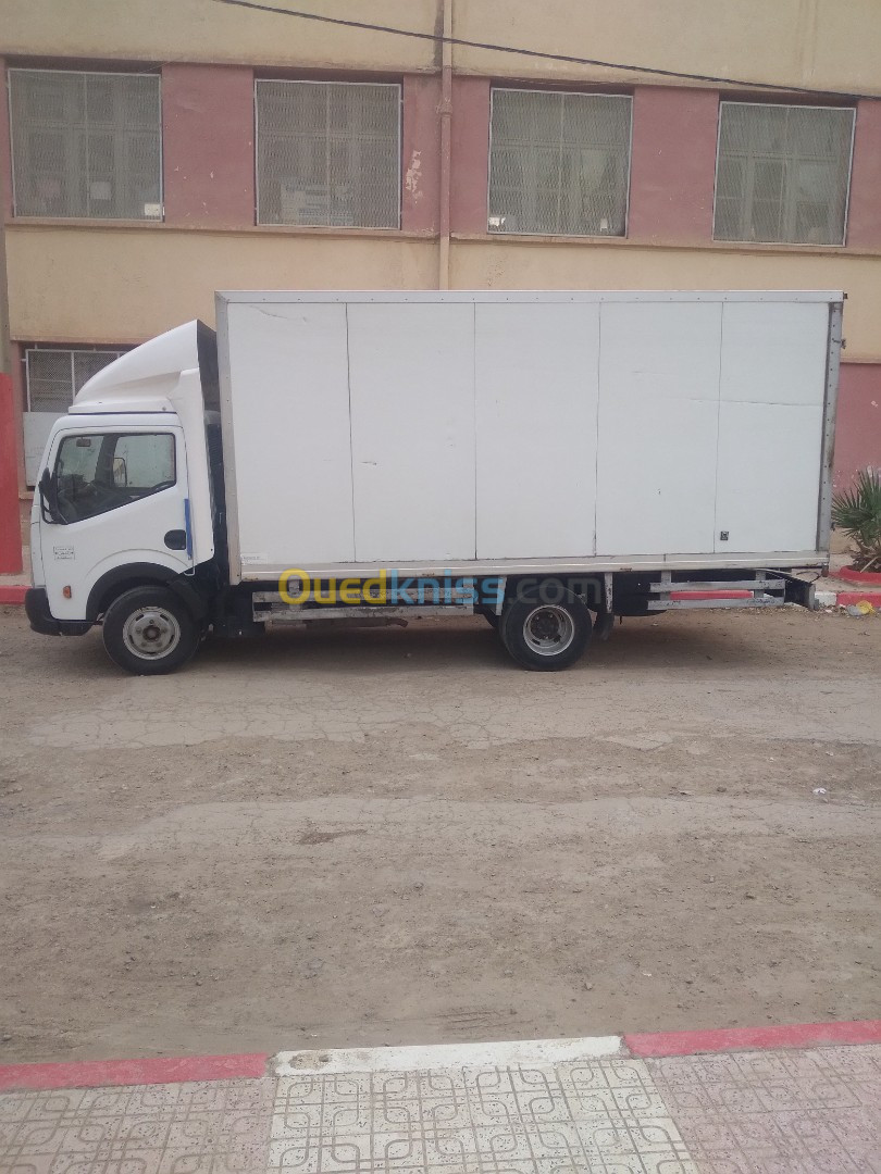 Nissan Cabstar nt400 2015