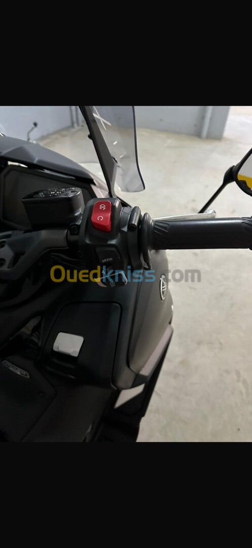 Yamaha Tmax chocolat 2024