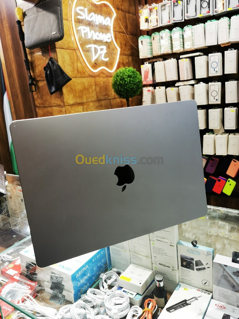 MacBook Air  M2 2023  MDM