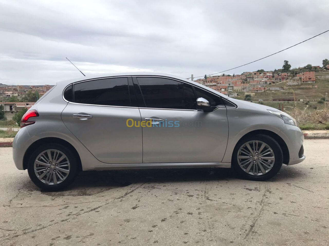 Peugeot 208 2016 Allure Facelift