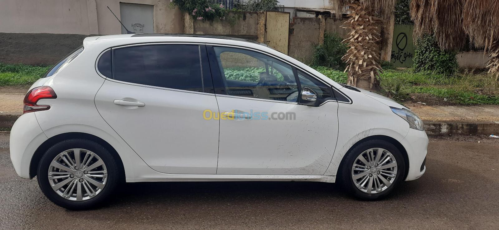 Peugeot 208 2019 Allure