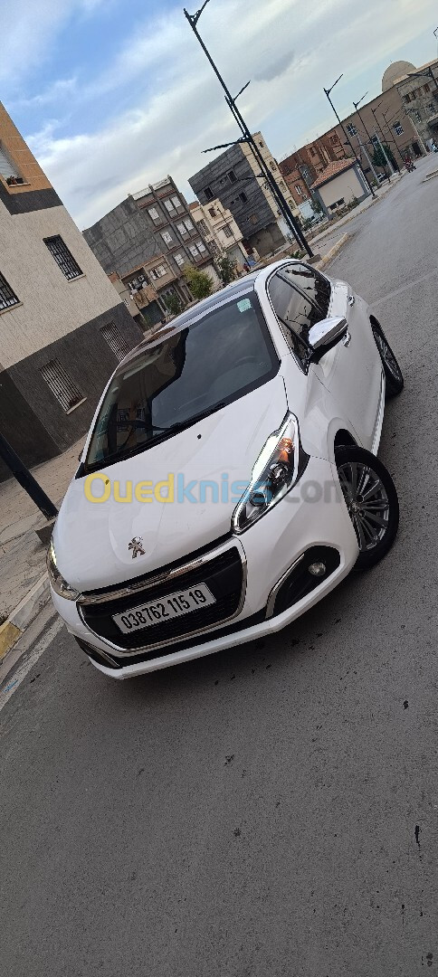 Peugeot 208 2015 Allure Facelift