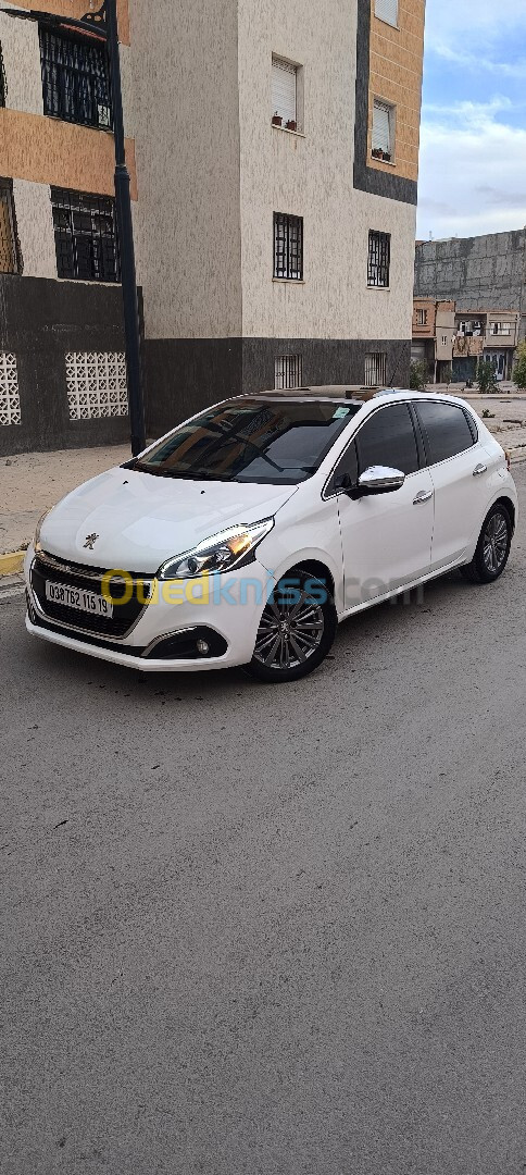 Peugeot 208 2015 Allure Facelift