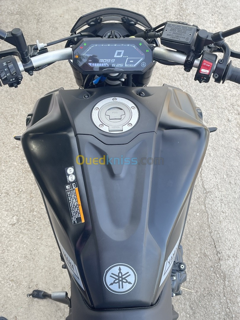 YAMAHA MT-07 2023