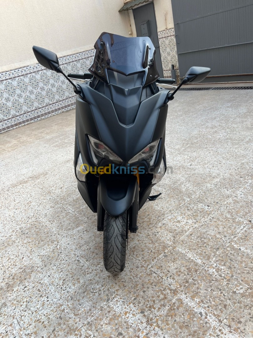 Yamaha Tmax 2018