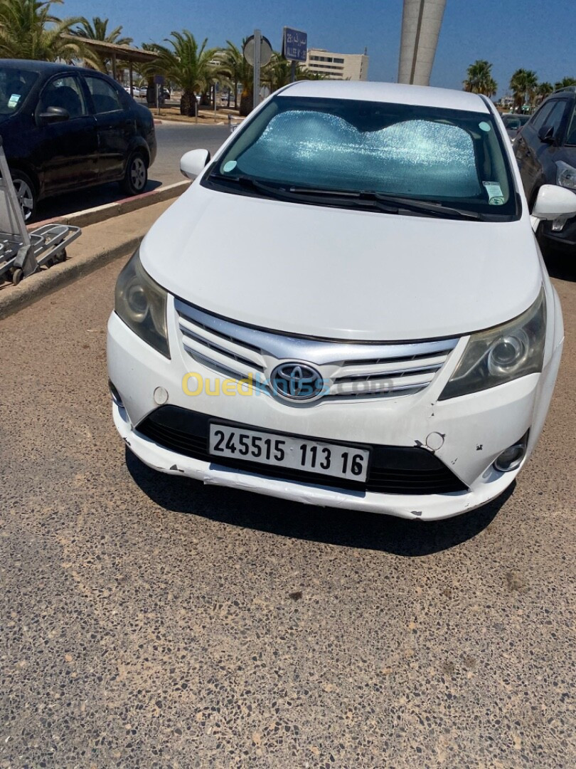 Toyota Avensis 2013 