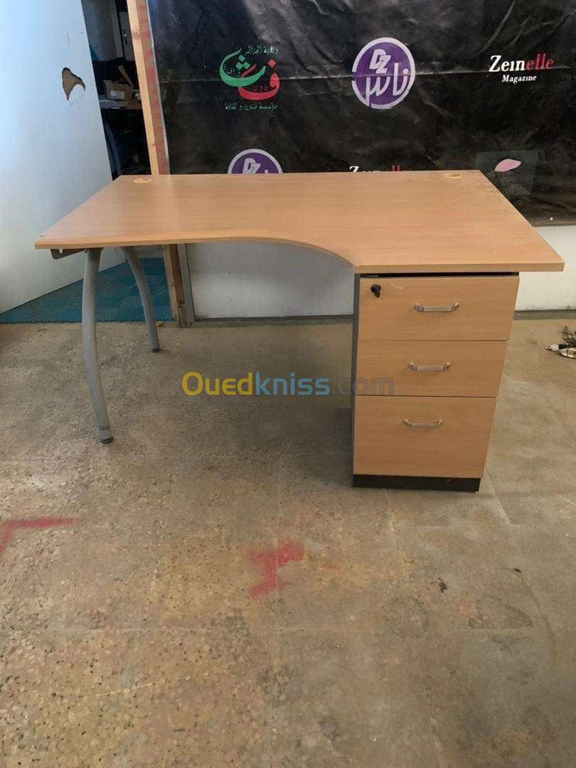 BUREAU AVEC CAISSON