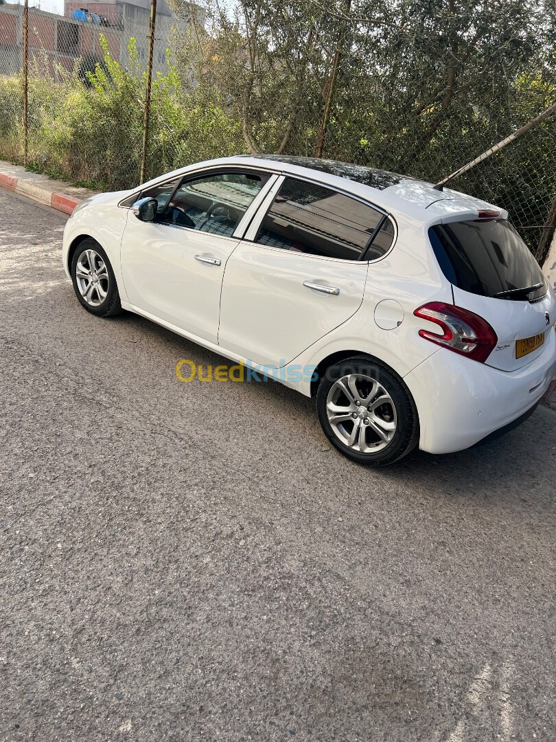 Peugeot 208 2015 Allure