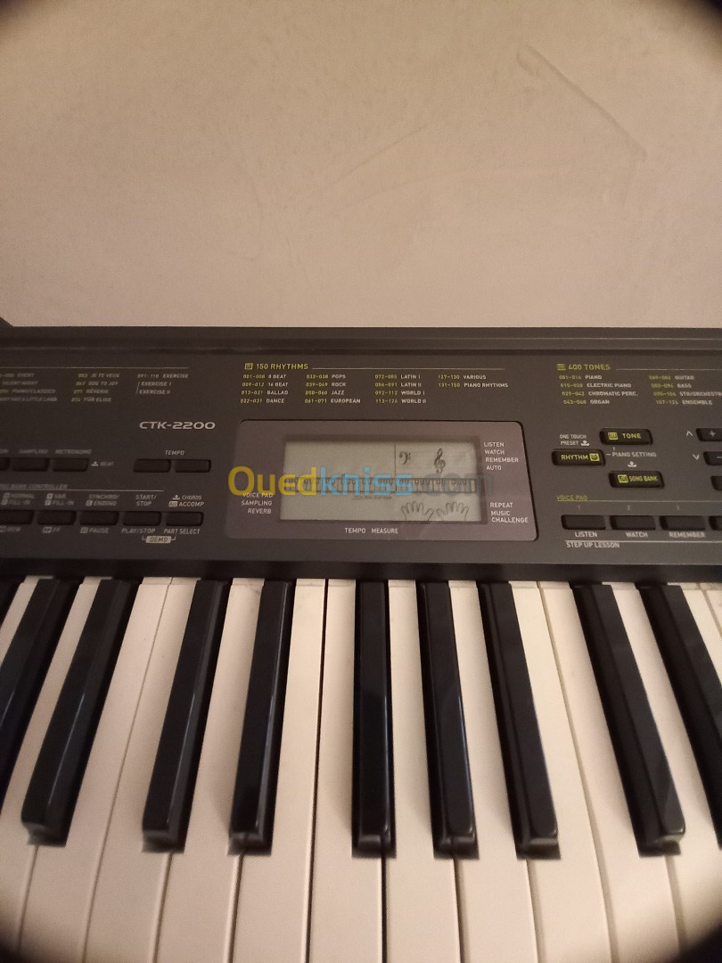 Synthétiseur Piano CASIO CTK-2200 avec support