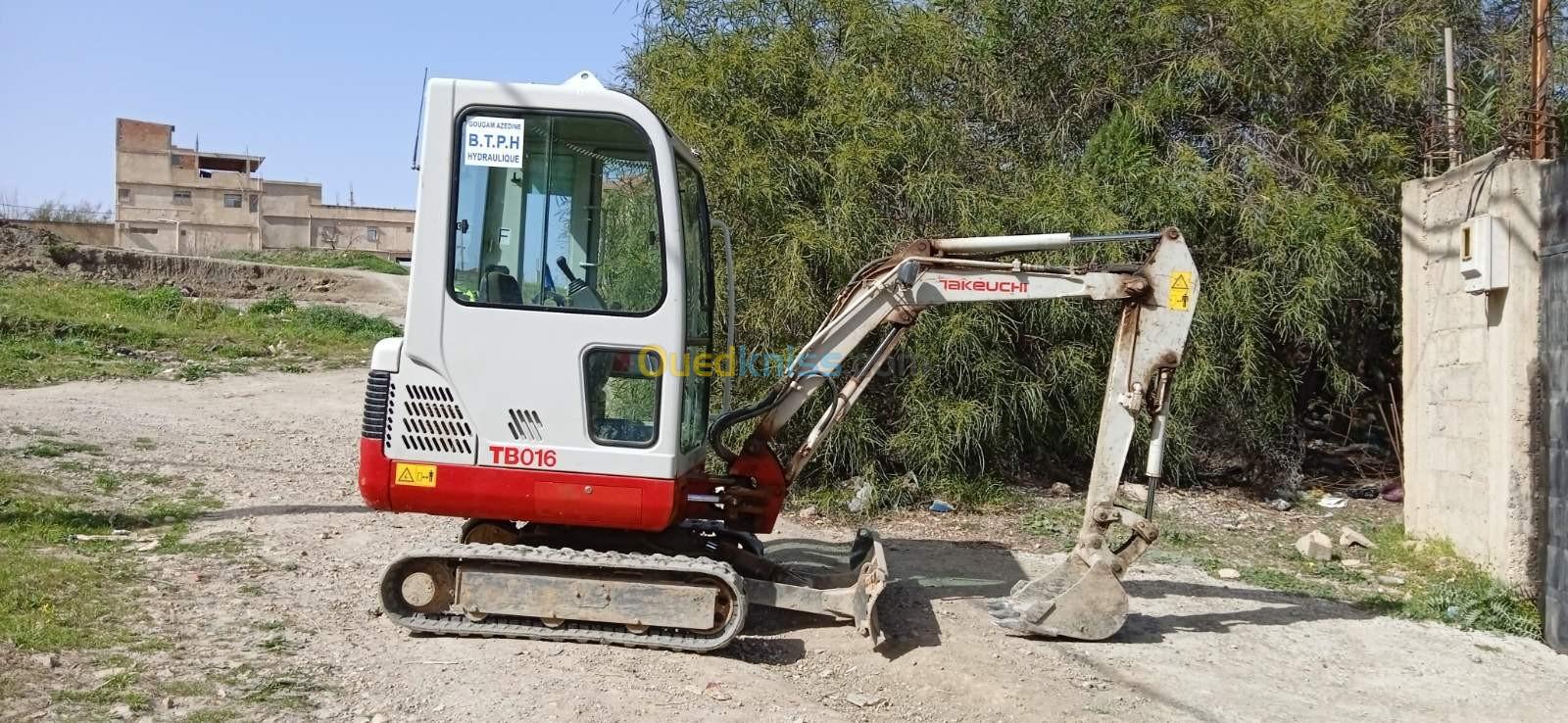 Takeuchi Mini pelle 