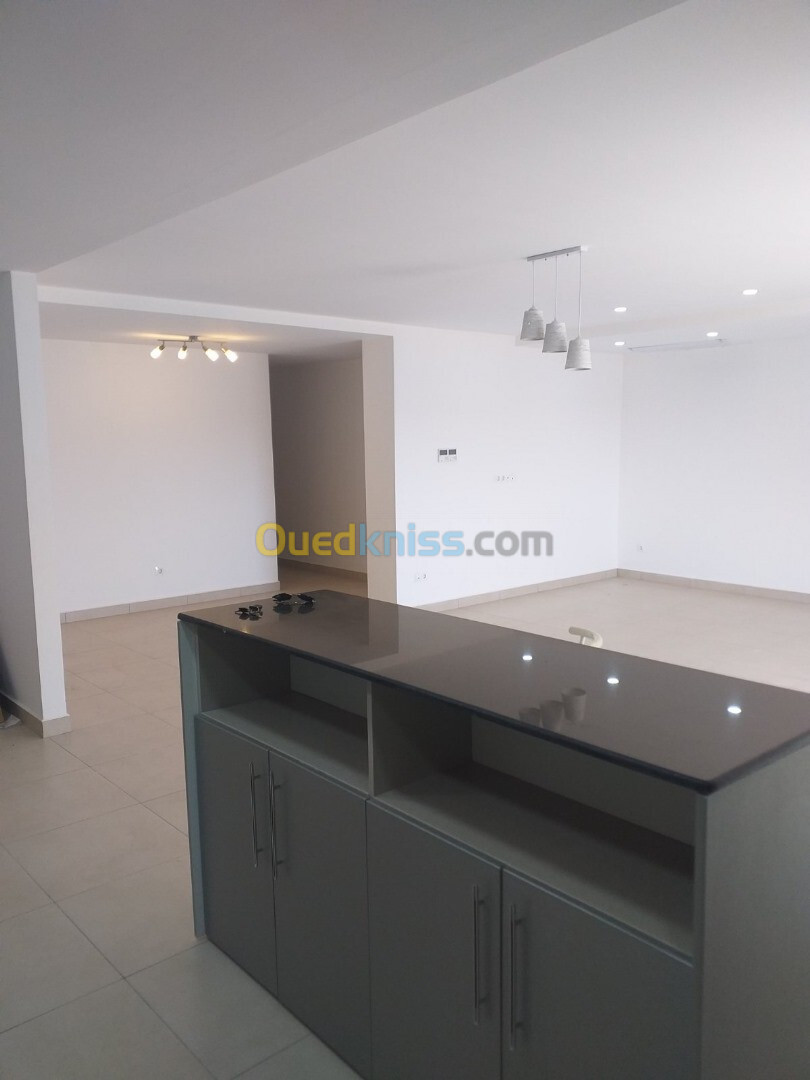 Location Appartement F4 Alger Hydra