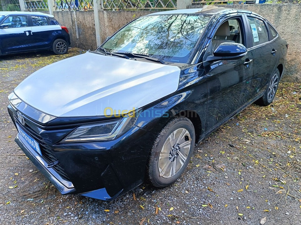 Toyota YARIS SEDAN 2024 XLI