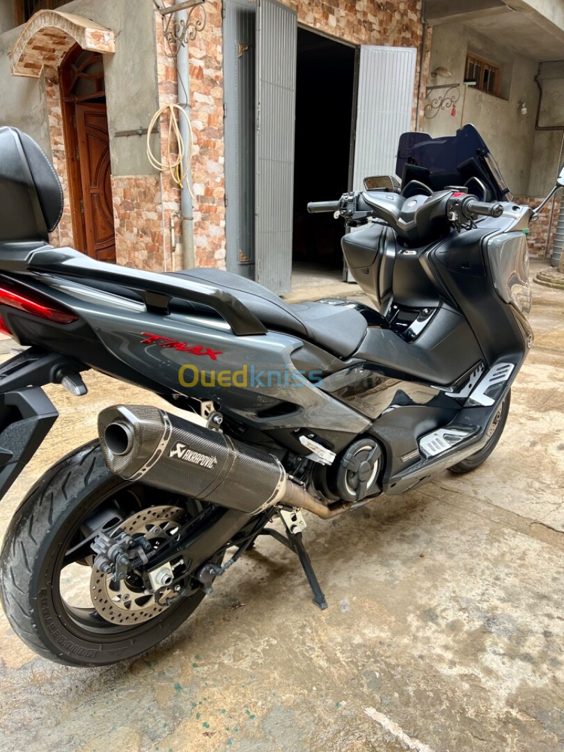 Yamaha Tmax 560 2022