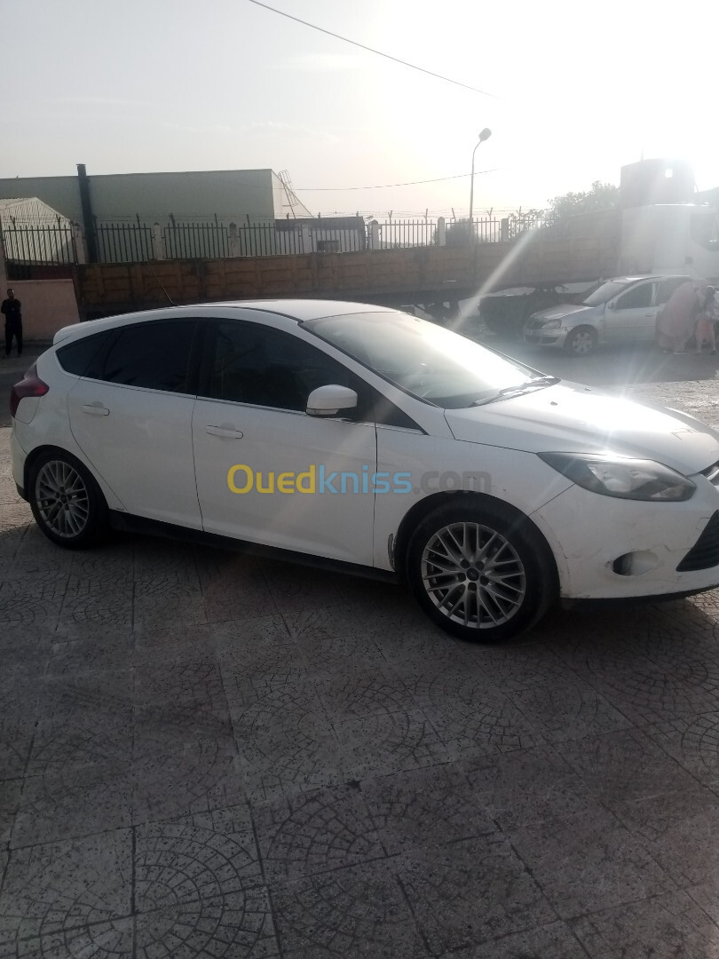 Ford Focus 5 portes 2012 Titanium