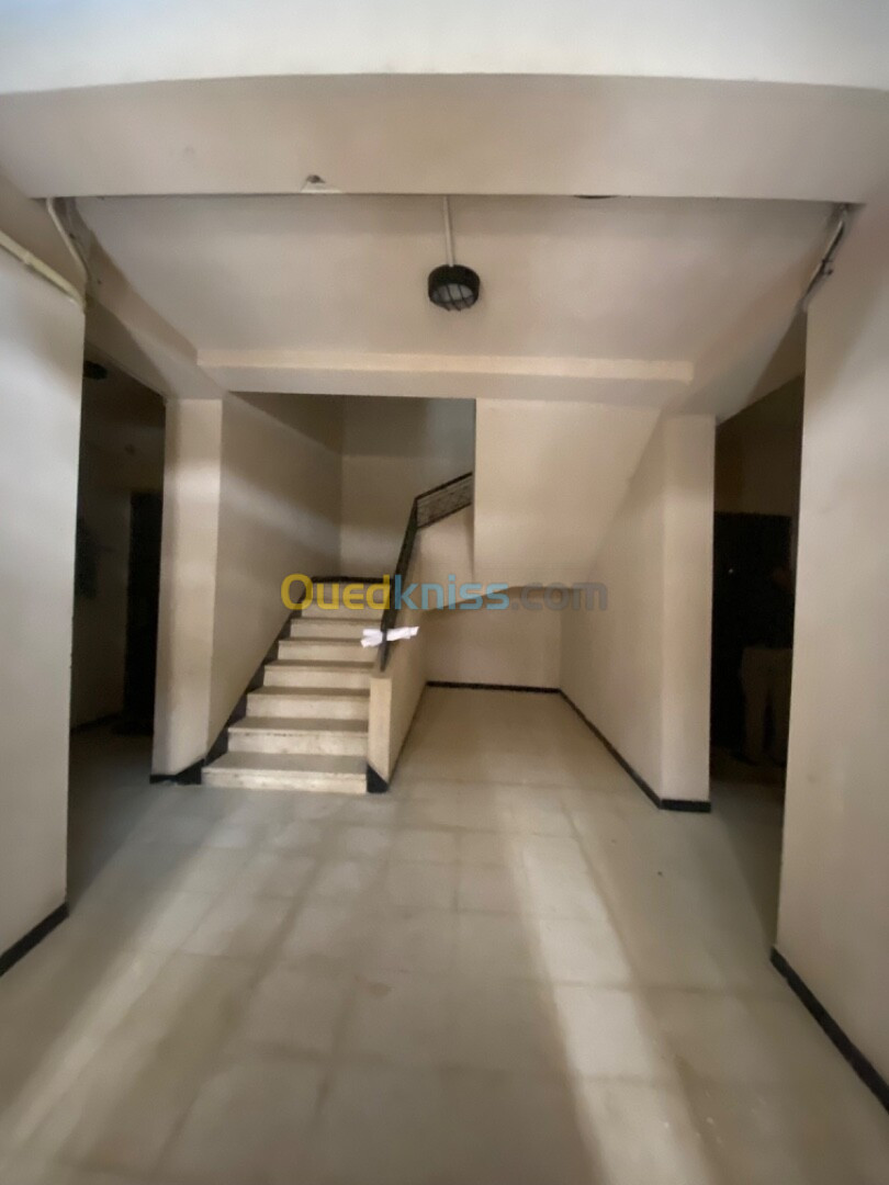 Location Appartement F4 Tipaza Kolea