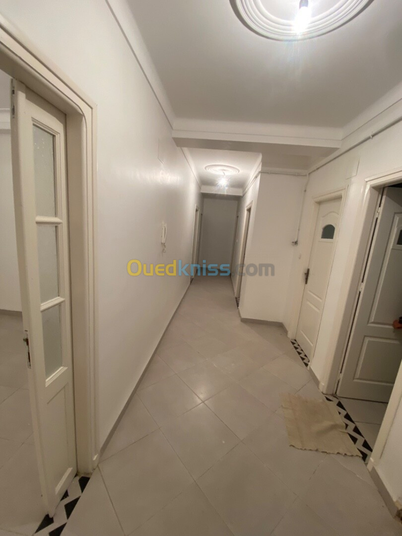 Location Appartement F4 Tipaza Kolea