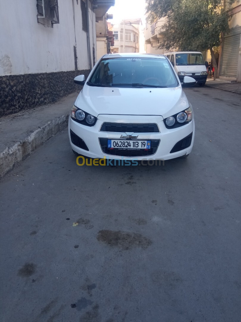 Chevrolet Sonic Hatchback 2013 