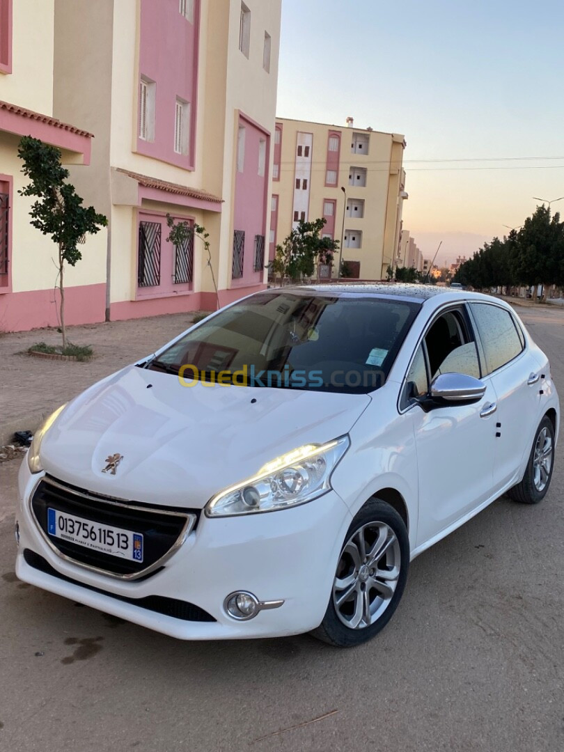 Peugeot 208 2015 Allure