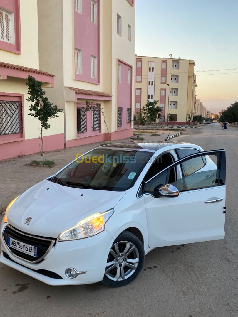 Peugeot 208 2015 Allure