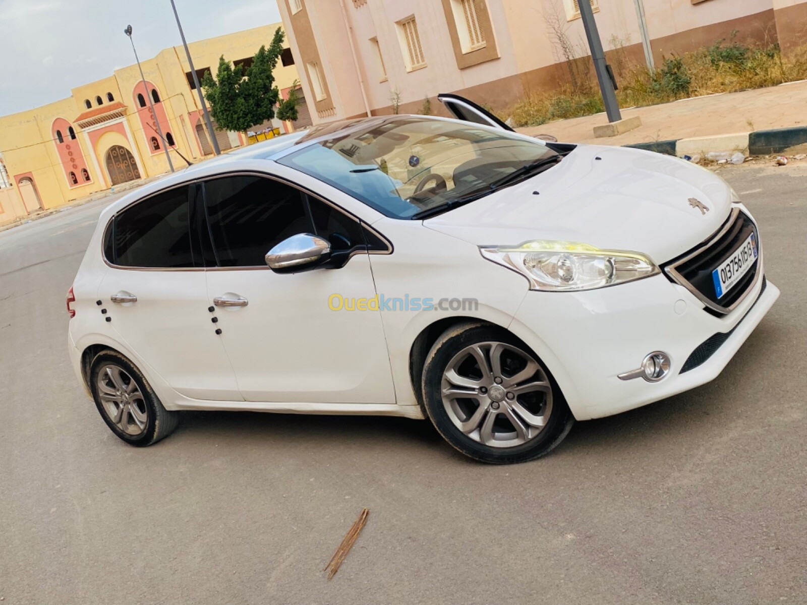 Peugeot 208 2015 Allure