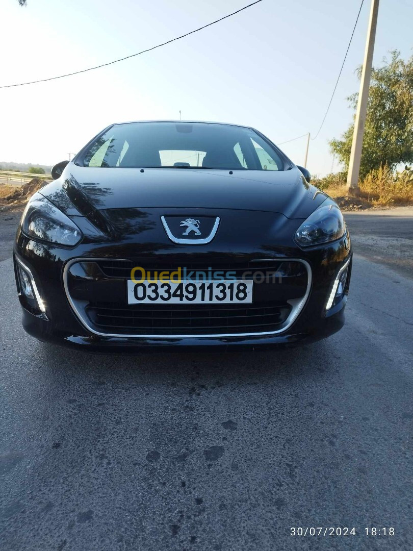 Peugeot 308 2013 Alur