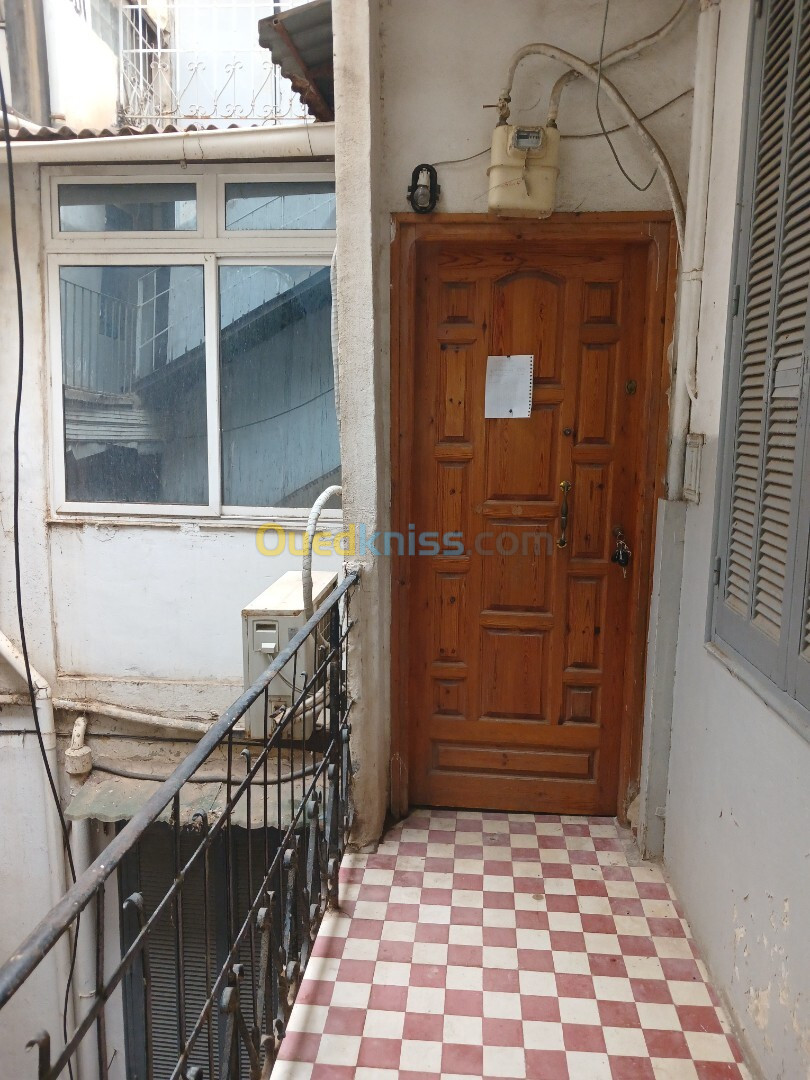 Location Appartement F4 Alger Bab el oued