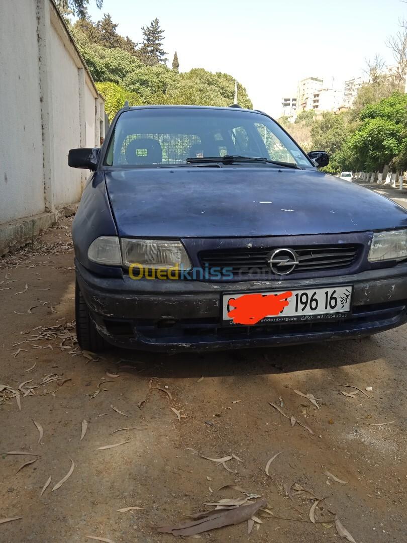 Opel Astra 1996 F break.isuzu