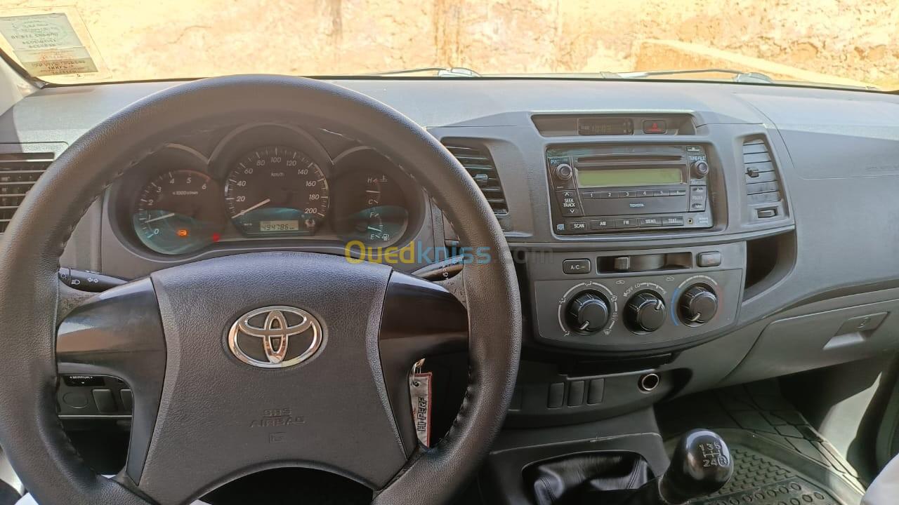 Toyota Hilux 2014 هليكس