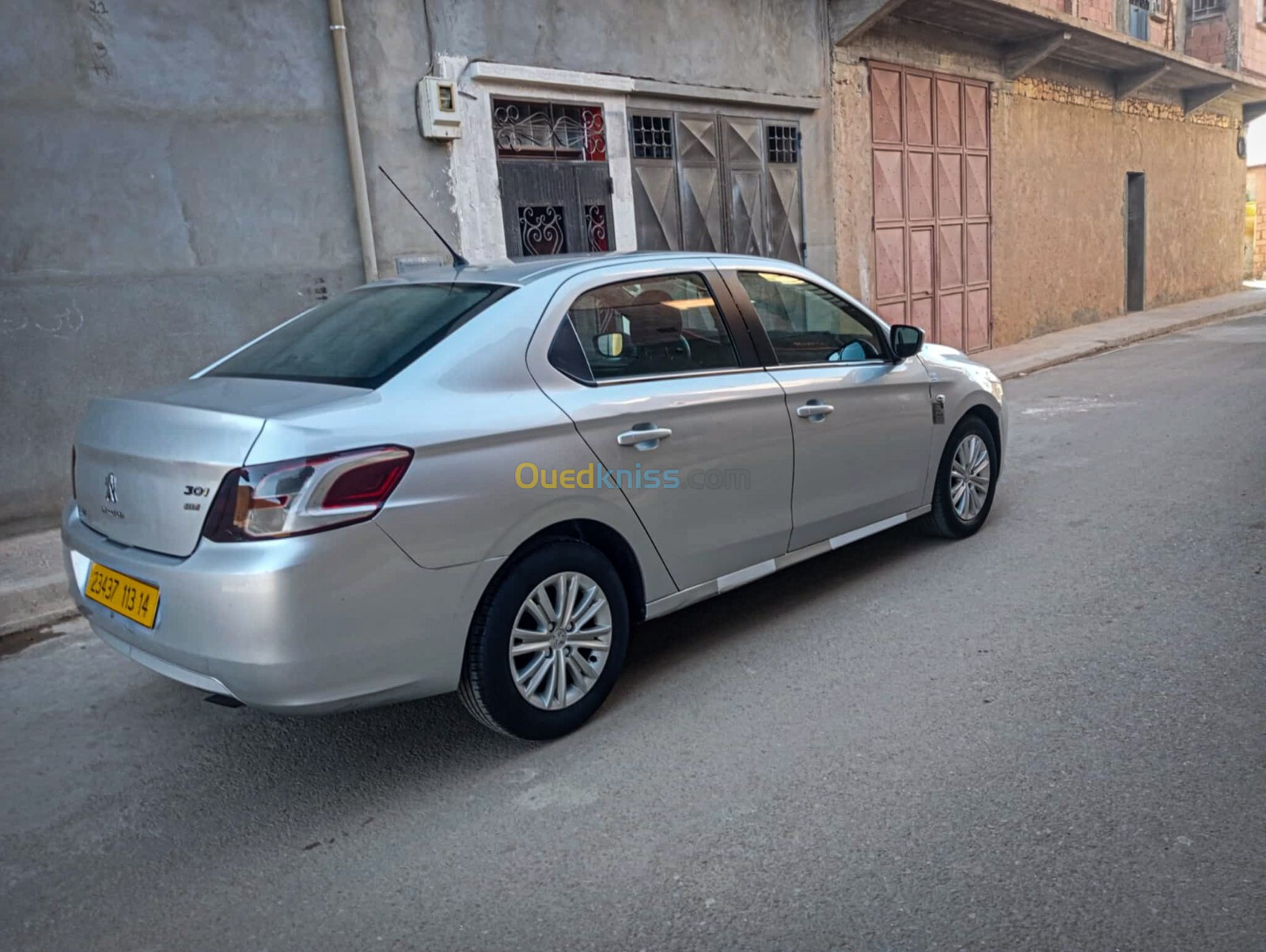 Peugeot 301 2013 Allure