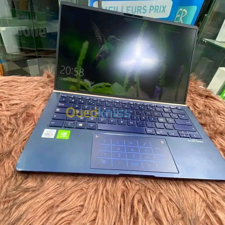  ASUS ZenBook 14 i7 10510U 8 Go DDR4  512GB 14.1" Full HD  FACE iD Avec Pavé Tactile (NumPad).