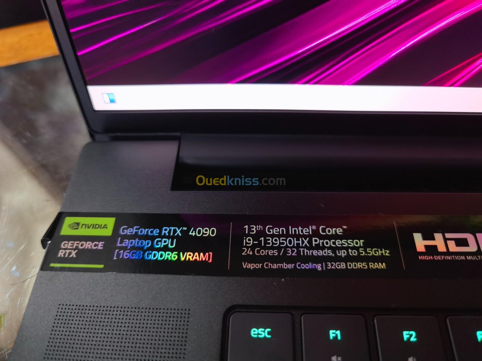 [VENDU] RAZER BLADE 18 - Intel i9-13950HX - RTX 4090 - Écran 18" QHD 240Hz -RAM 64Go 5600MHz-SSD 2TB