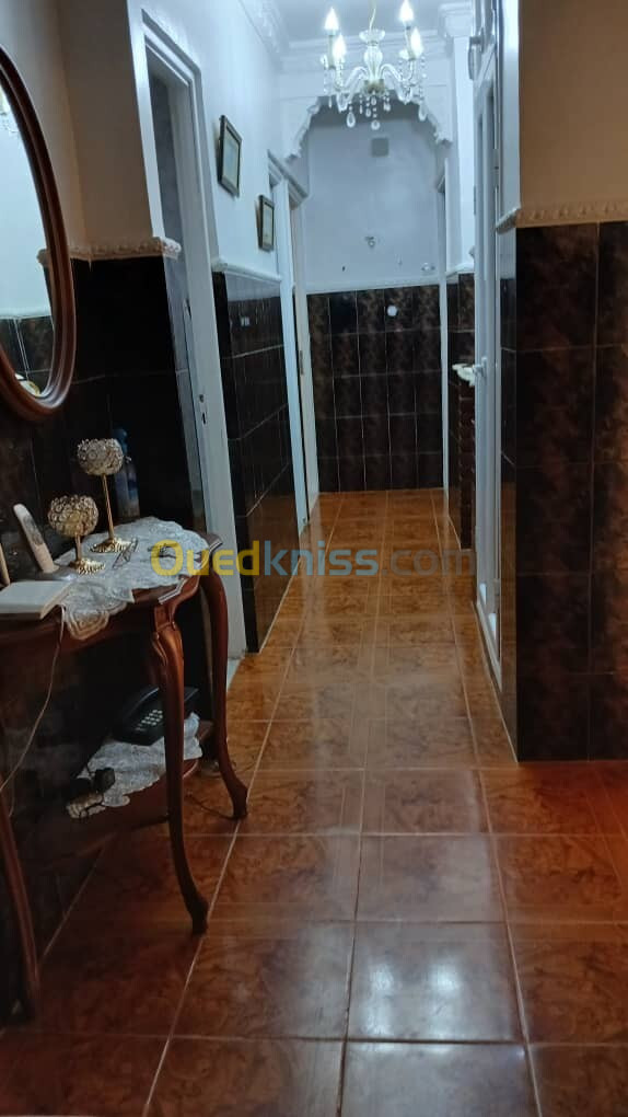 Location Appartement F3 Alger Zeralda